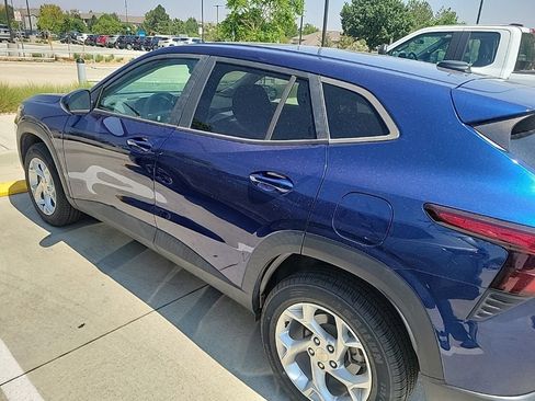 Used 2024 Chevrolet Trax LS w/ LS Convenience Package FWD image 8