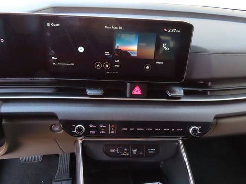 New 2026 Kia Carnival EX FWD image 5