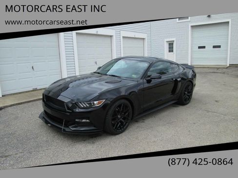 Used 2017 Ford Mustang Coupe RWD image 1
