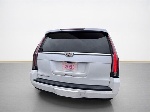 Used 2017 Cadillac Escalade Luxury image 5