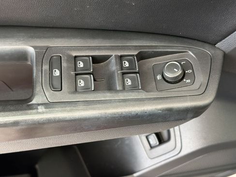 Used 2018 Volkswagen Atlas SEL FWD image 26