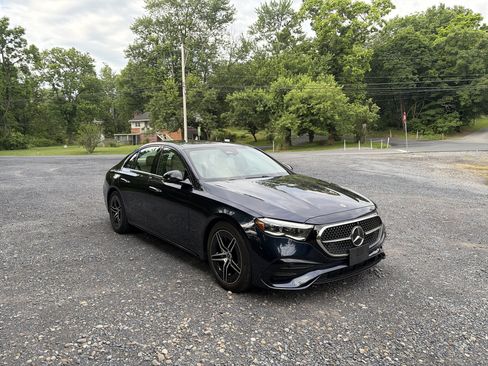 Used 2024 Mercedes-Benz E 350 4MATIC Sedan image 8