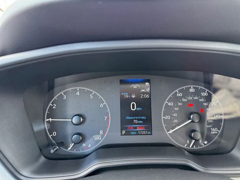 Used 2024 Toyota Corolla Cross L image 20