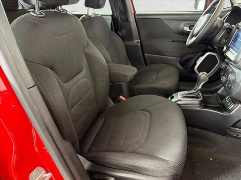 Used 2020 Jeep Renegade Latitude FWD image 13