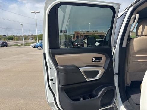 Used 2018 Nissan Titan SL w/ Chrome Package image 37