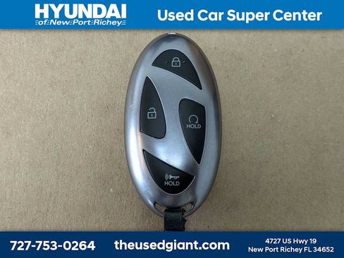 Used 2025 Hyundai Tucson SE FWD image 32
