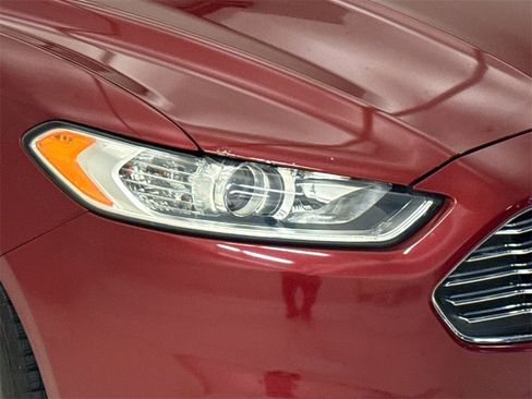 Used 2015 Ford Fusion SE image 5