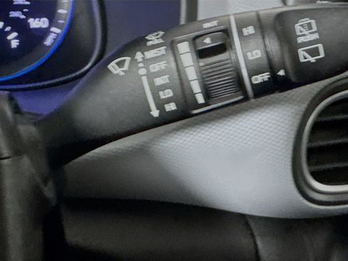 Used 2020 Hyundai Kona SE AWD/4WD image 13