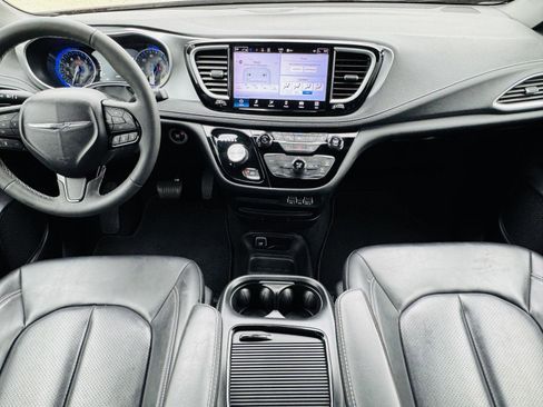 Used 2023 Chrysler Pacifica Touring-L w/ S Appearance Package FWD image 26