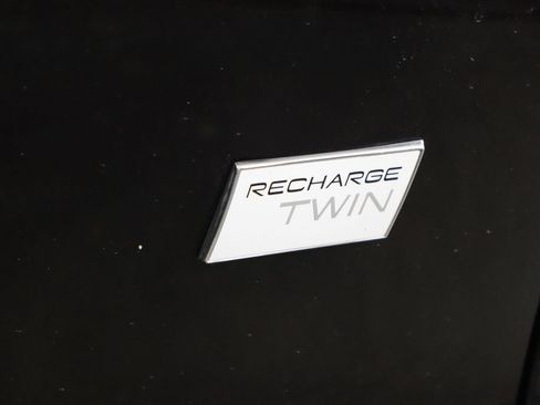 Used 2023 Volvo XC40 Recharge Plus AWD/4WD image 43