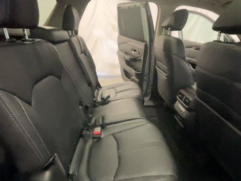 Certified 2023 Honda Pilot Touring image 23