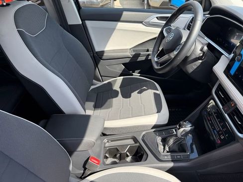 Used 2025 Volkswagen Taos SE image 21