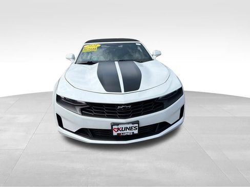 Used 2021 Chevrolet Camaro LT w/ Technology Package RWD image 4