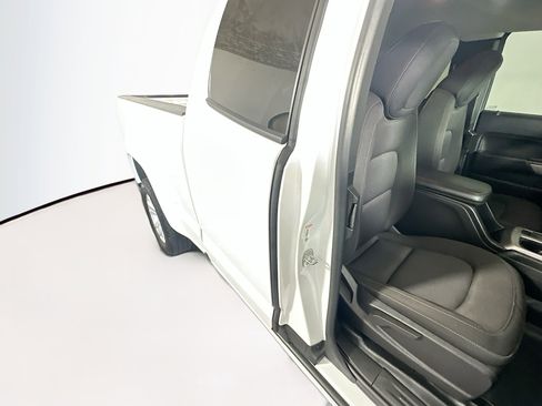 Used 2022 Chevrolet Colorado LT w/ Fleet Safety Package RWD image 26