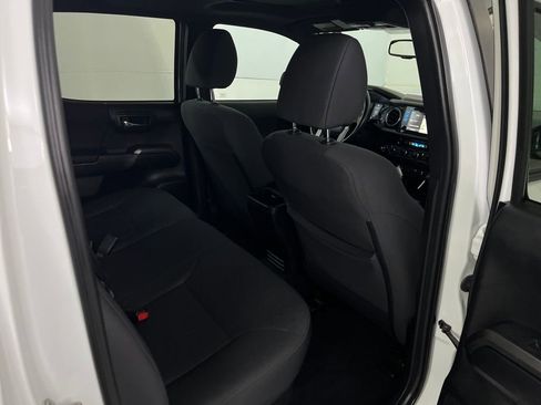 Used 2017 Toyota Tacoma TRD Sport w/ Premium & Technology Package image 23