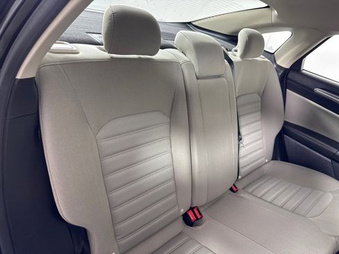 Used 2018 Ford Fusion S image 23