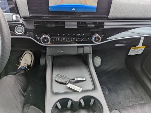 New 2025 Honda Prologue EX image 17