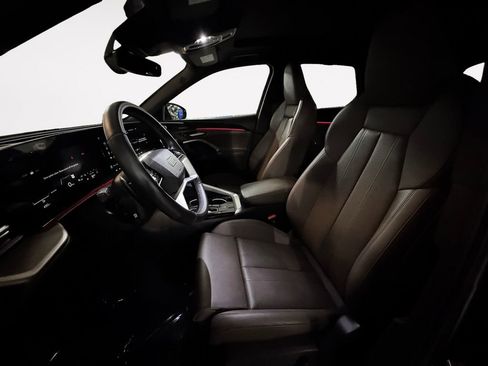 Certified 2025 Audi Q5 Premium Plus w/ Premium Plus AWD/4WD image 11