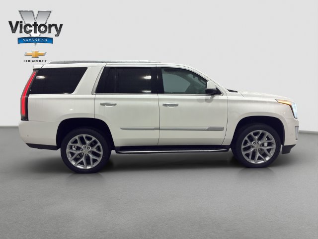 Used 2020 Cadillac Escalade Luxury AWD/4WD image 8