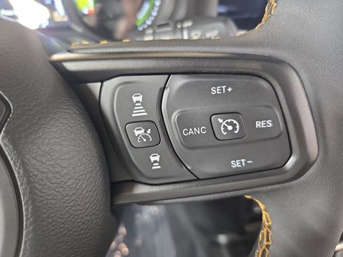 Used 2024 Jeep Wrangler Unlimited w/ Convenience Group AWD/4WD image 21