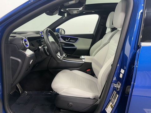 Used 2025 Mercedes-Benz GLC 350e 4MATIC w/ AMG Line image 8