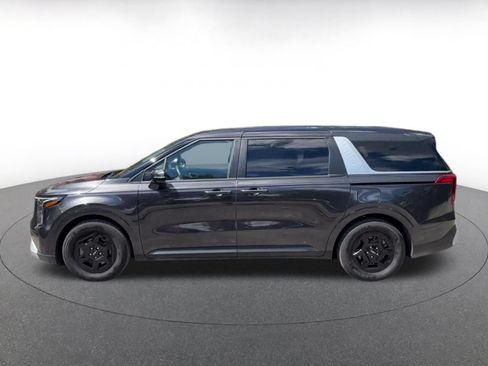Used 2026 Kia Carnival FWD image 8