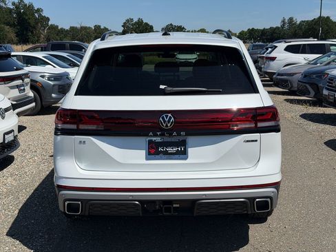 New 2026 Volkswagen Atlas Peak Edition AWD/4WD image 10