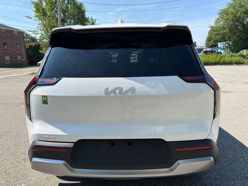 Certified 2024 Kia EV9 Wind AWD/4WD image 6