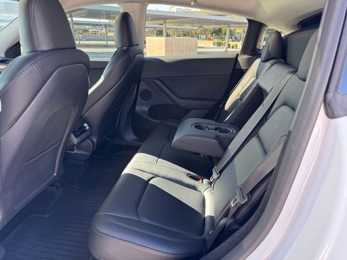 Used 2023 Tesla Model Y Performance image 12