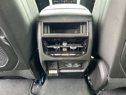 New 2025 Jeep Grand Cherokee Altitude image 60