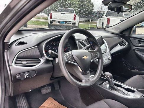 Used 2024 Chevrolet Malibu LT FWD image 10