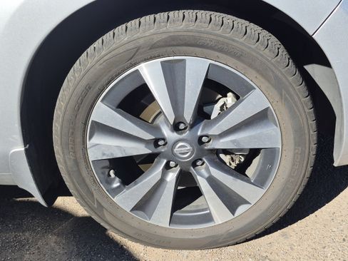 Used 2016 Nissan Leaf SV image 17