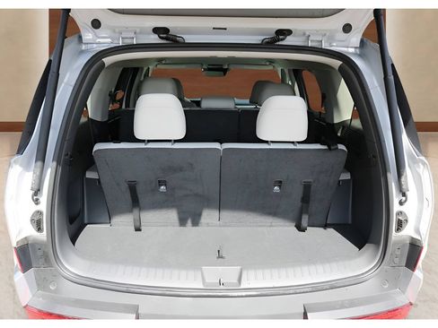 Used 2026 Hyundai Santa Fe SEL FWD image 18