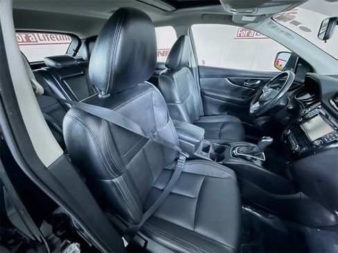 Used 2018 Nissan Rogue Sport SL w/ SL Premium Package image 31