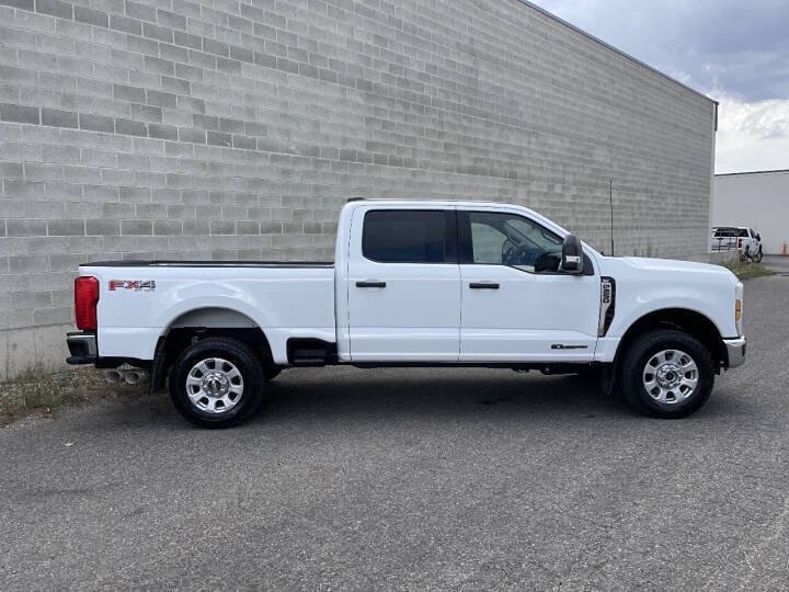 Used 2024 Ford F250 XLT w/ FX4 Off-Road Package AWD/4WD image 3