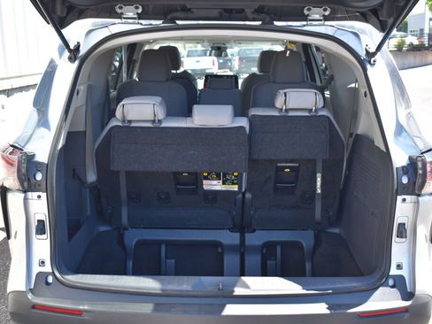 Certified 2024 Toyota Sienna LE AWD/4WD image 21