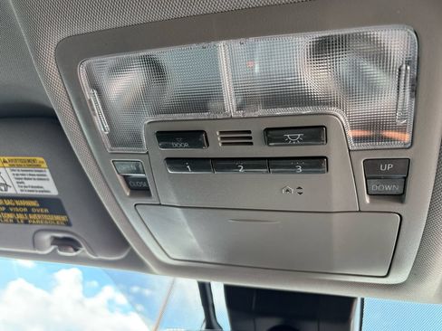 Used 2019 Toyota Highlander Limited AWD/4WD image 56