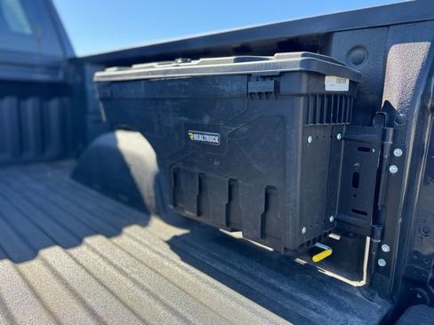 Used 2024 GMC Sierra 1500 SLT image 8