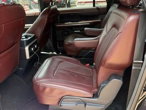 Used 2022 Ford Expedition Max Limited RWD image 3
