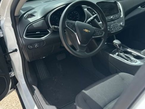 Used 2025 Chevrolet Malibu LT FWD image 15