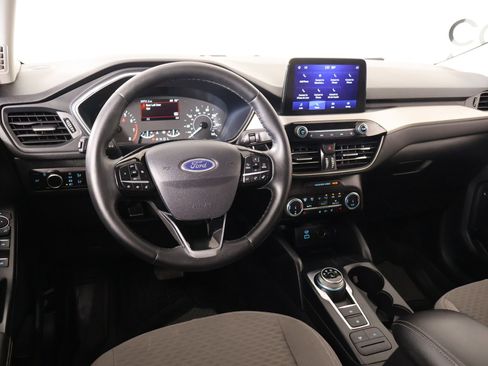 Used 2022 Ford Escape SE w/ Convenience Package FWD image 2