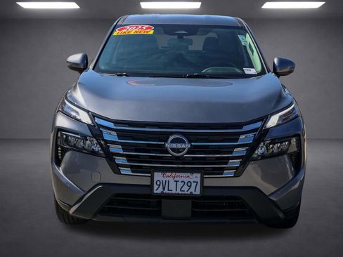 Used 2025 Nissan Rogue SV FWD image 9
