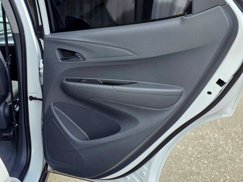 Used 2021 Chevrolet Bolt LT FWD image 44