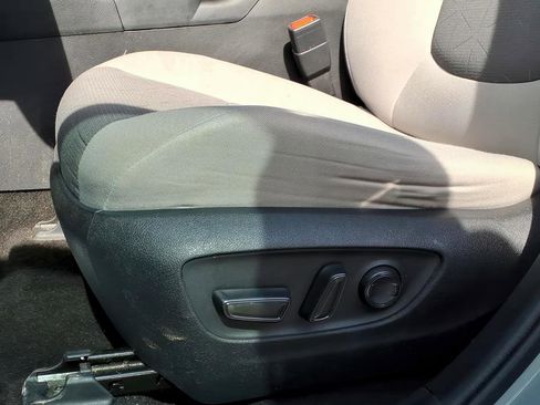 Used 2021 Toyota RAV4 XLE image 14