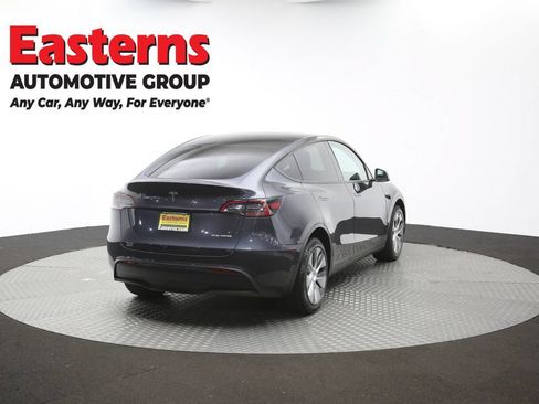Used 2024 Tesla Model Y Long Range AWD/4WD image 32