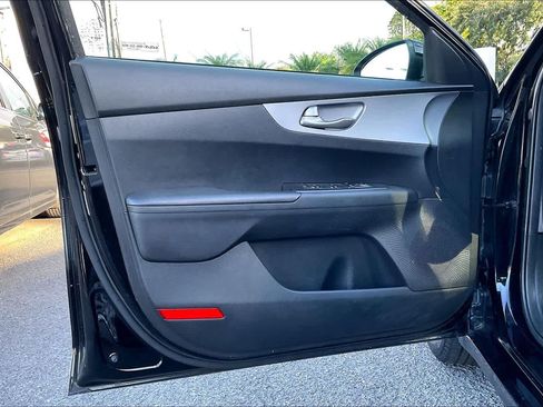 Used 2022 Kia Forte Sedan FWD image 27