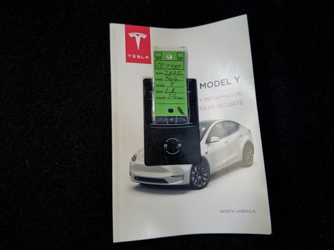 Used 2022 Tesla Model Y Long Range AWD/4WD image 19