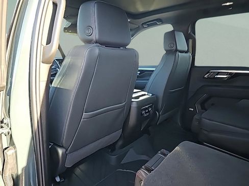 New 2026 Chevrolet Suburban RST w/ RST Capability Package image 30