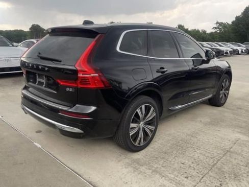 Used 2023 Volvo XC60 B5 Plus w/ Climate Package AWD/4WD image 2