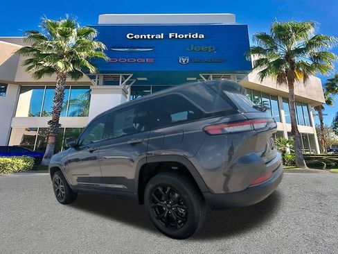 New 2026 Jeep Grand Cherokee Altitude image 7